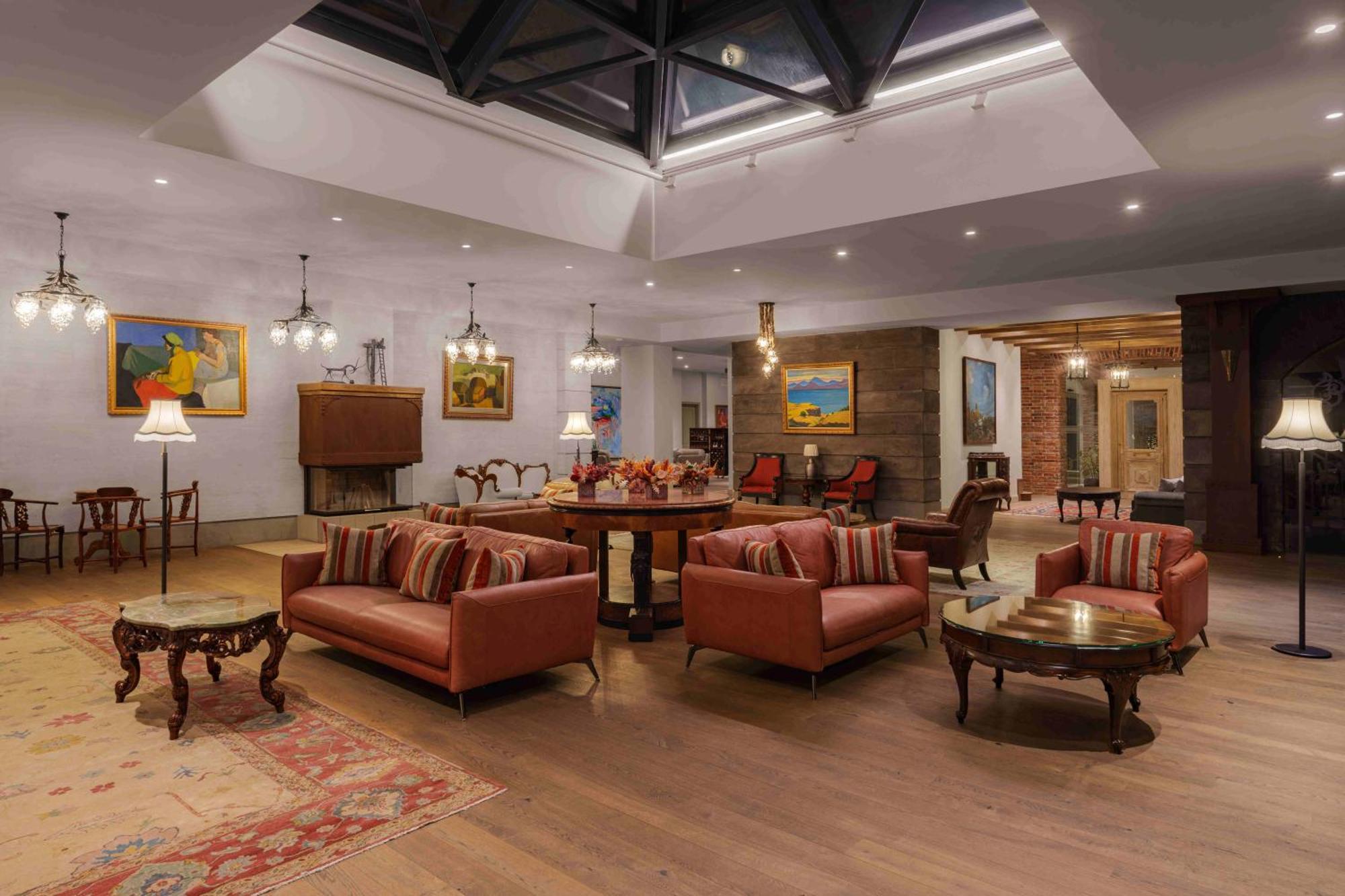 Grand Hotel Gyumri By Apricot Hotels Bagian luar foto