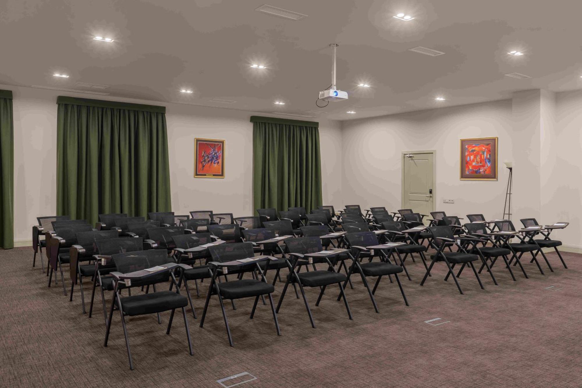 Grand Hotel Gyumri By Apricot Hotels Bagian luar foto