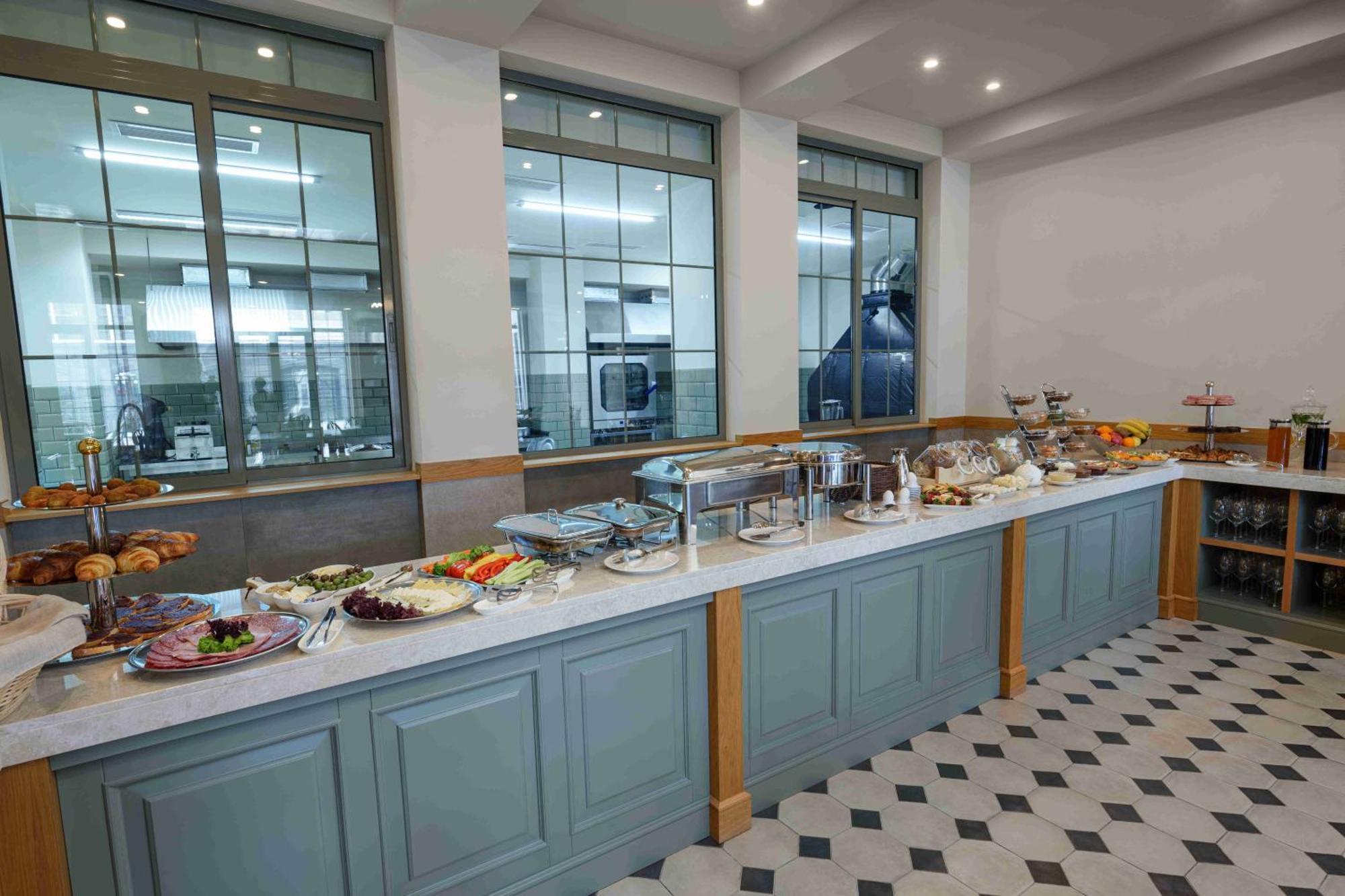 Grand Hotel Gyumri By Apricot Hotels Bagian luar foto