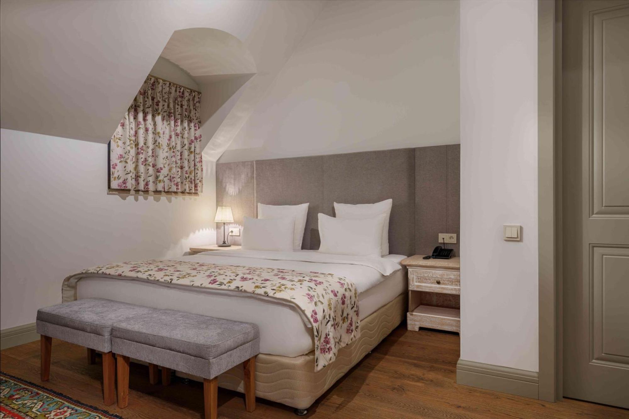 Grand Hotel Gyumri By Apricot Hotels Bagian luar foto