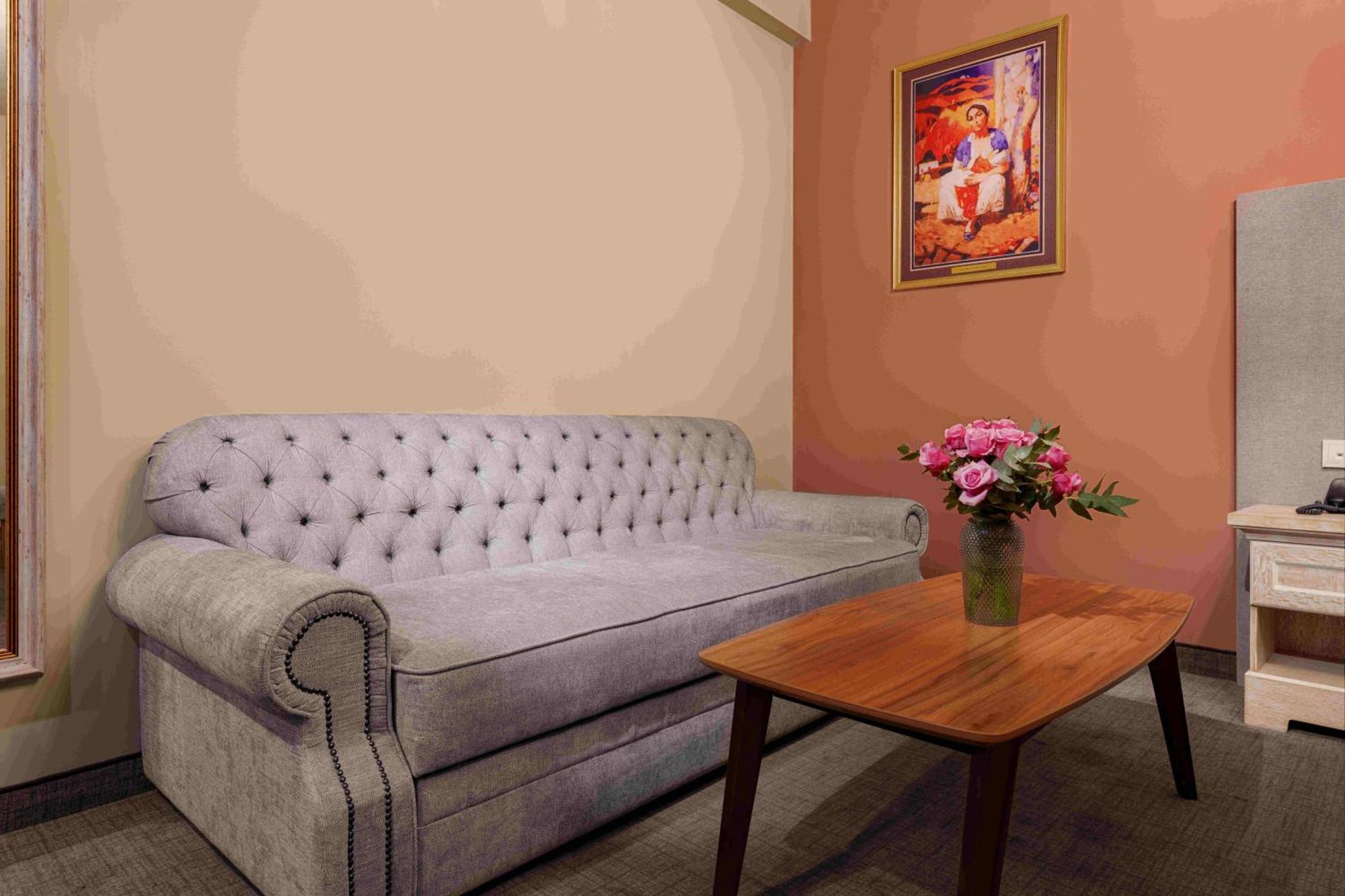 Grand Hotel Gyumri By Apricot Hotels Bagian luar foto